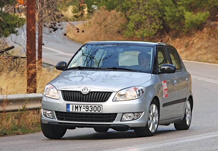 Mπορεί οι 86 ίπποι της συγκεκριμένης Fabia να μοιάζουν λίγοι αλλά στην πράξη αρκούν με το παραπάνω. 